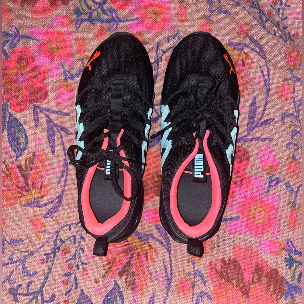 Puma athletic shoes size 9